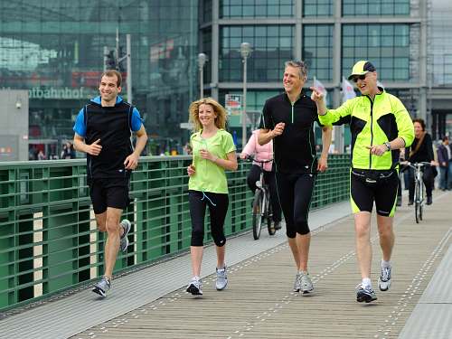 Runners at the Berlin Central Station on a city tour 