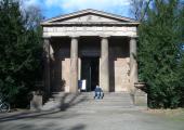 Das Mausoleum mit den Gräbern der schönen Königin Luise und König Friedrich Wilhelm III.