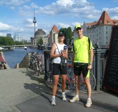 Frühjahr ist die Jahreszeit der Städtejogger. Professionelle Rundläufe mit Sightseeing Stadtführungen im Sauseschritt - Joggingtouren
