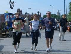 Stadtbesichtigung im Joggingtempo - drei Berliner auf Tour 